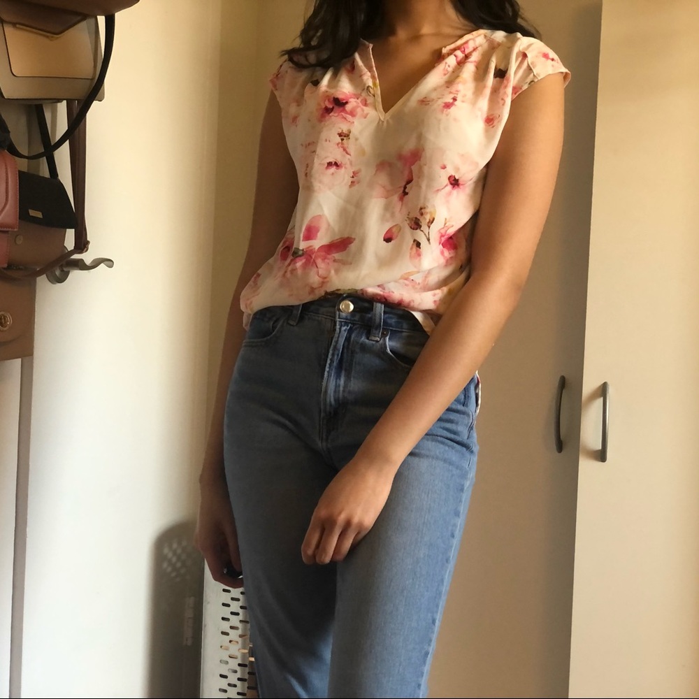 Flowy, Floral, Sleeveless Blouse